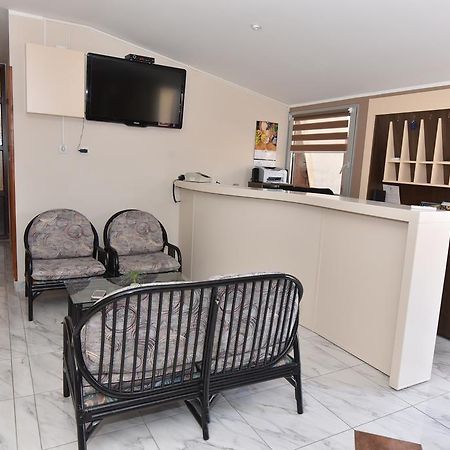 Prenociste Gazela Bed & Breakfast Pirot Exterior photo